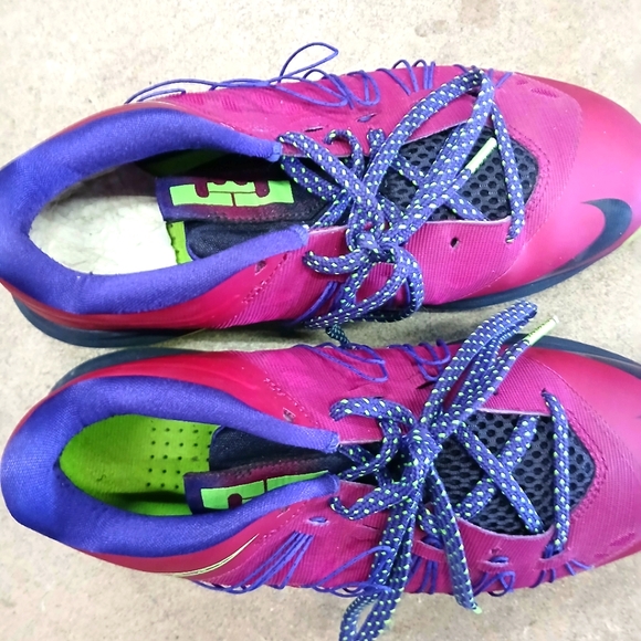 Yeezy - Picture 1 of 4